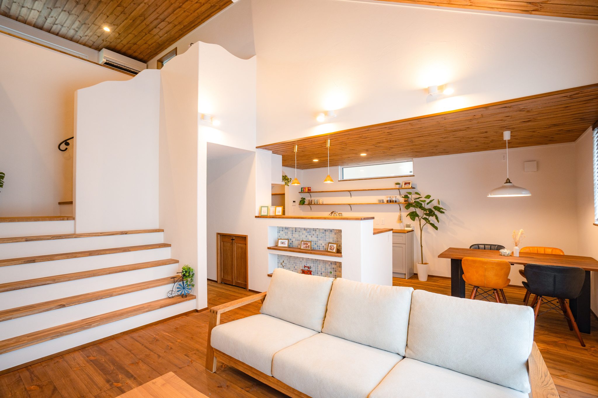 吹き抜けのリビング